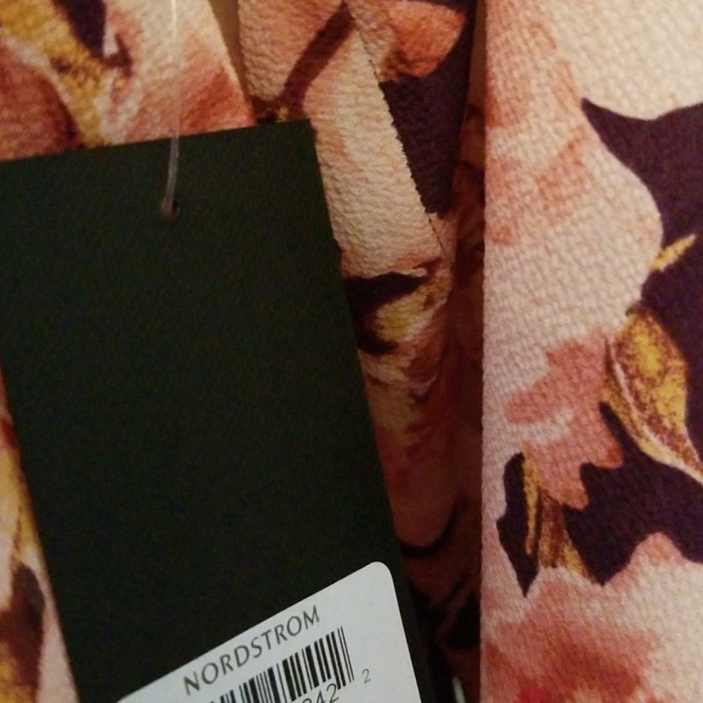 NWT Free Press Ruffle Shoulder Pink Floral Blouse - Picture 6 of 8
